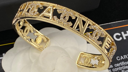
				Chanel - Jewelry
				gioielli